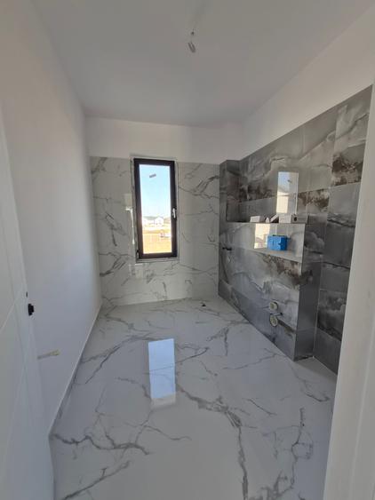 Duplex cu 4 camere cu Canalizare în Haliu