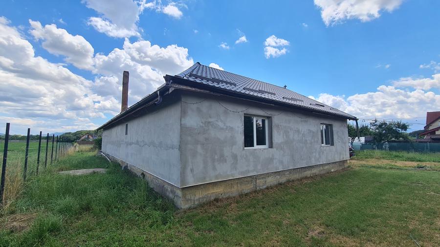 Casă individuală cu 3 camere cu Teren 2312 Mp în Podu Oltului
