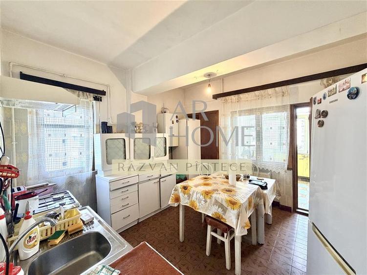 Apartament cu 3 camere decomandat în Ultracentral