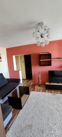 Apartament cu 4 camere semidecomandat în Confecții