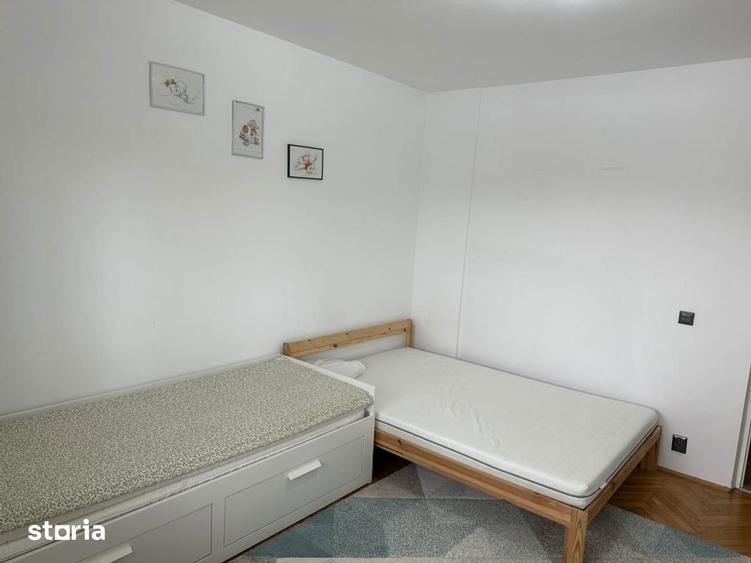 Apartament cu 3 camere semidecomandat în Pantelimon