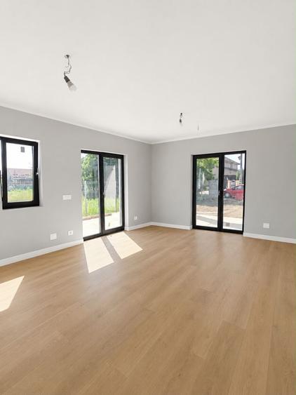 Casă cu 4 camere cu Teren 406 Mp în Ulmi