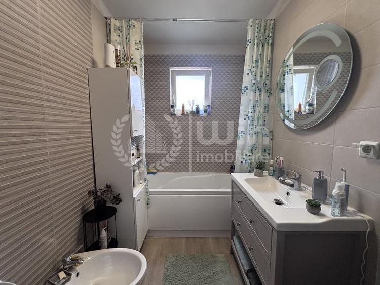 Apartament cu 2 camere semidecomandat, mobilat în Florești