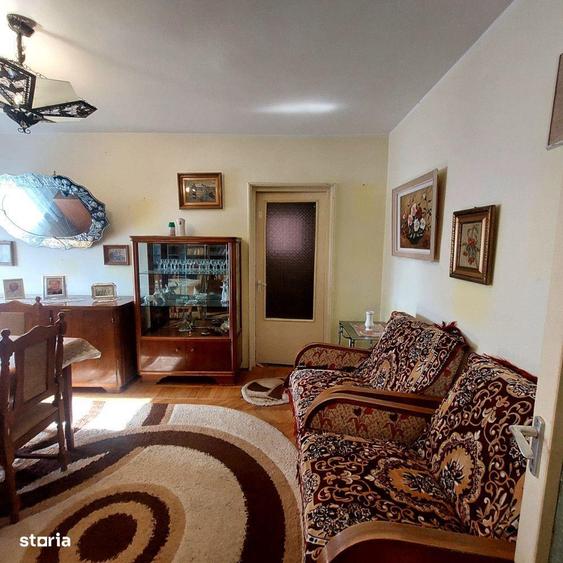 Apartament cu 3 camere în Micro 17