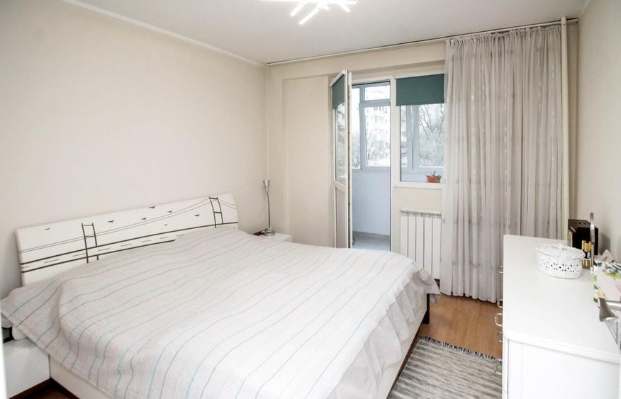 Apartament cu 4 camere decomandat, mobilat în Lacul Tei