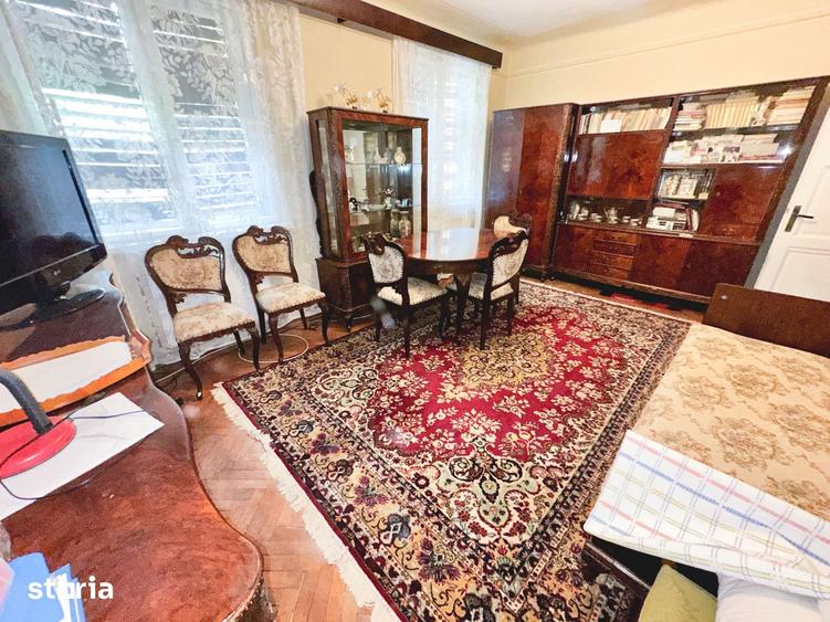 Apartament cu 3 camere decomandat în Central