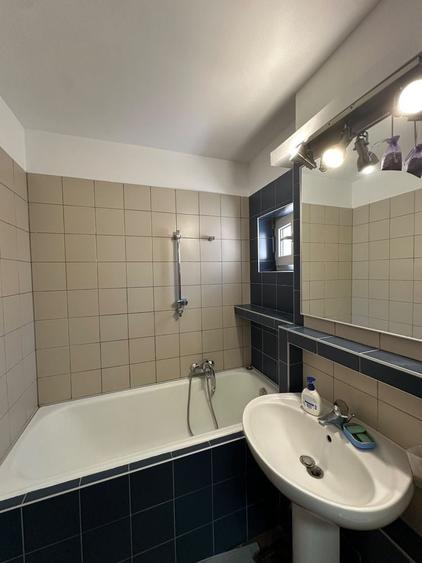 Apartament cu 3 camere decomandat în Tineretului