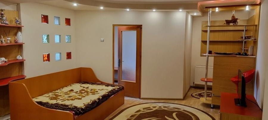 Apartament cu 2 camere semidecomandat în Micro 3