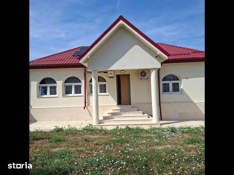 Casă cu 3 camere cu Teren 714 Mp în Șimnicu de Sus
