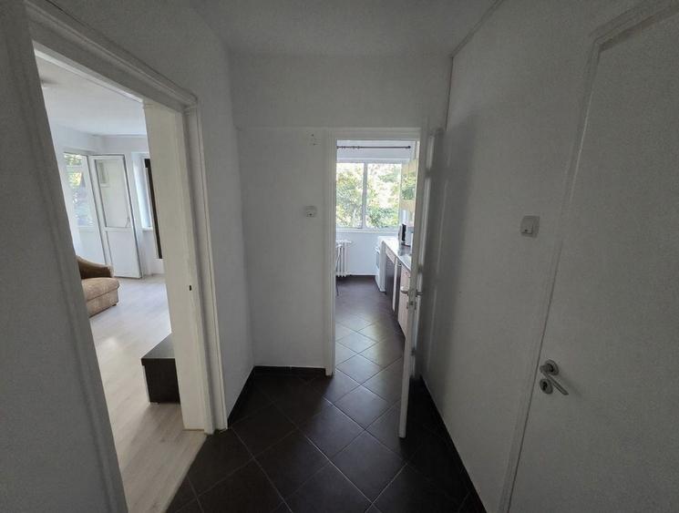 Apartament cu 2 camere decomandat în Drumul Taberei