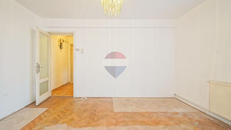 Apartament cu 2 camere semidecomandat în Centrul Civic