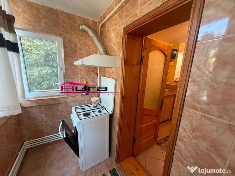 Apartament cu 3 camere decomandat în E3