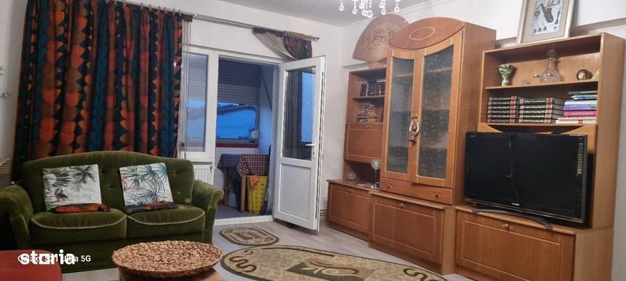 Apartament cu 3 camere decomandat în Ostroveni