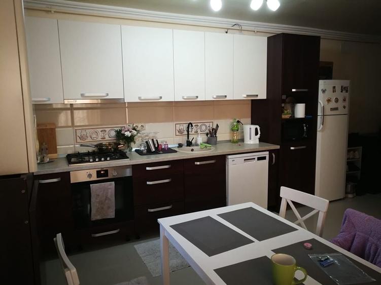 Apartament cu 3 camere în Florești