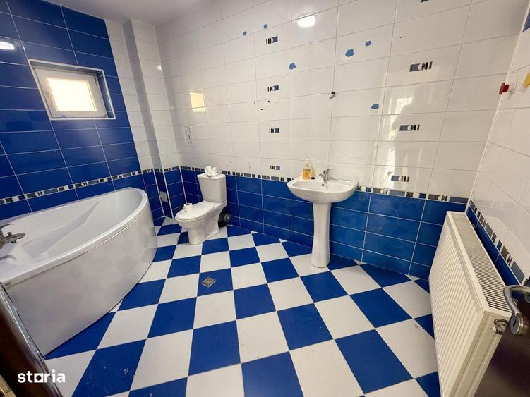 Casă cu 4 camere cu Canalizare în Central