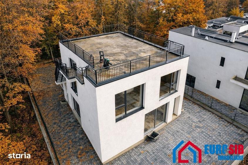 Casă cu 4 camere cu Teren 295 Mp în Central
