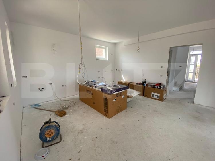 Casă individuală cu 5 camere cu Teren 600 Mp în Moșnița Veche