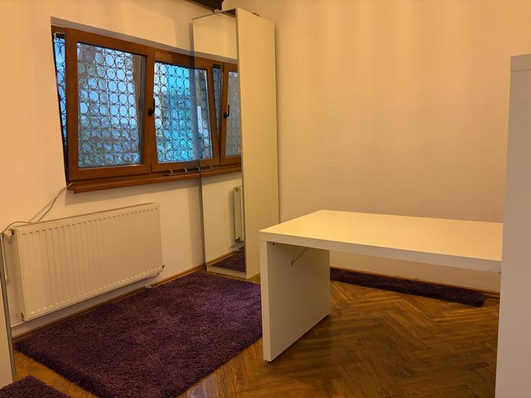 Apartament cu 5 camere semidecomandat în Dorobanți