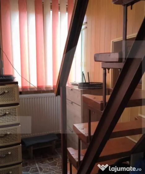 Casă cu 6 camere cu Teren 400 Mp în Central