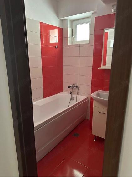 Apartament cu 3 camere semidecomandat, mobilat în 1 Decembrie 1918