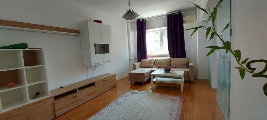 Apartament cu 3 camere în Armeneasca