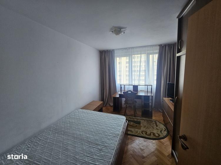 Apartament cu 3 camere decomandat în Centrul Civic