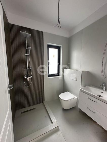Casă individuală cu 4 camere cu Canalizare în Clinceni
