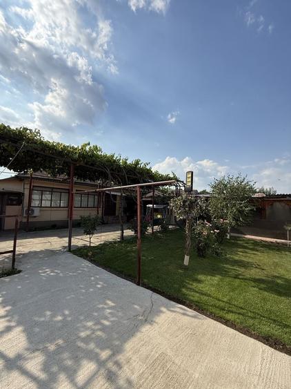 Casă cu 4 camere în Vânători