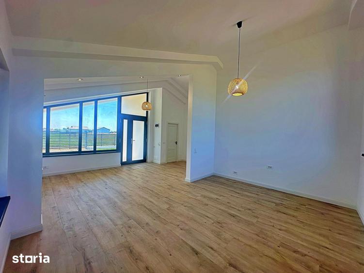 Casă cu 3 camere cu Teren 400 Mp în Mărăcineni