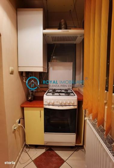 Apartament cu 2 camere decomandat, mobilat în Republicii