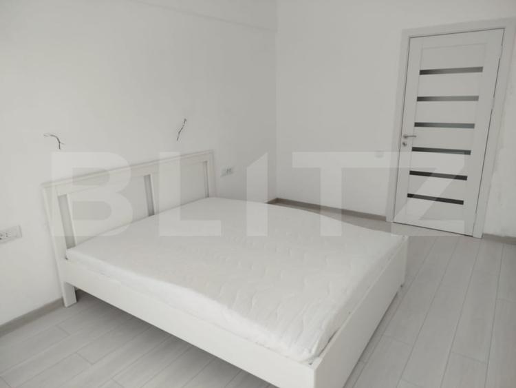 Apartament cu 3 camere decomandat, mobilat în Tractorul