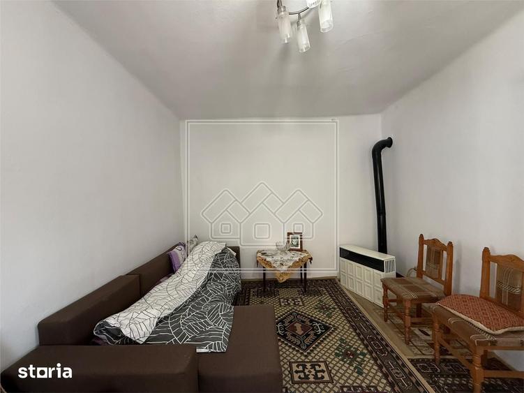 Casă cu 4 camere cu Teren 1418 Mp în Șeica Mare
