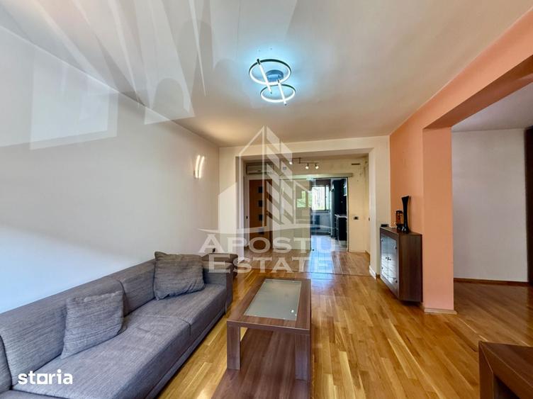 Apartament cu 4 camere decomandat, mobilat în Medicină