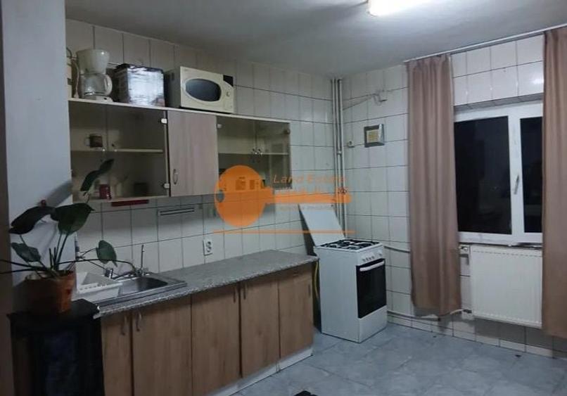Apartament cu 3 camere decomandat în Nerva Traian
