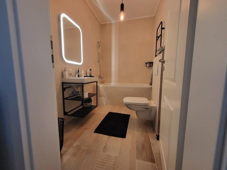 Apartament cu 3 camere decomandat, mobilat în Central