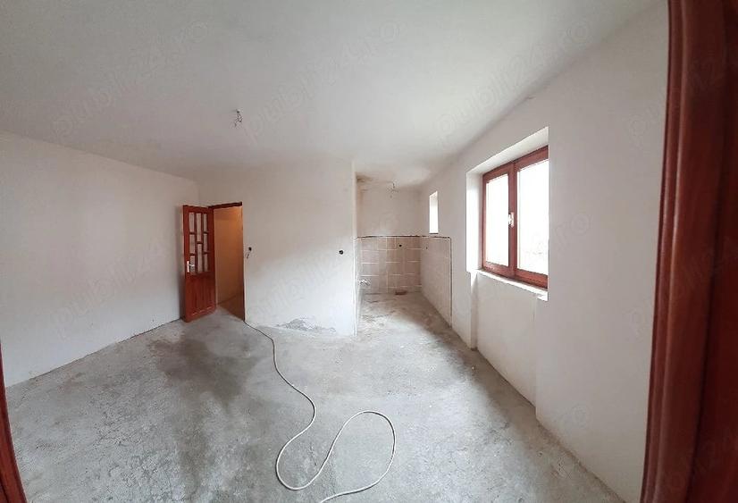 Apartament cu 2 camere semidecomandat în Sud