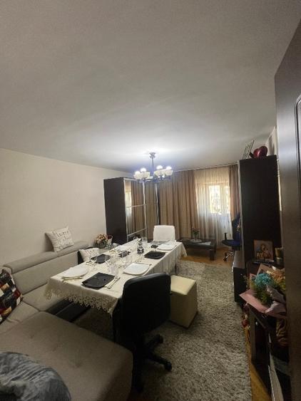 Apartament cu 3 camere decomandat, mobilat în Central