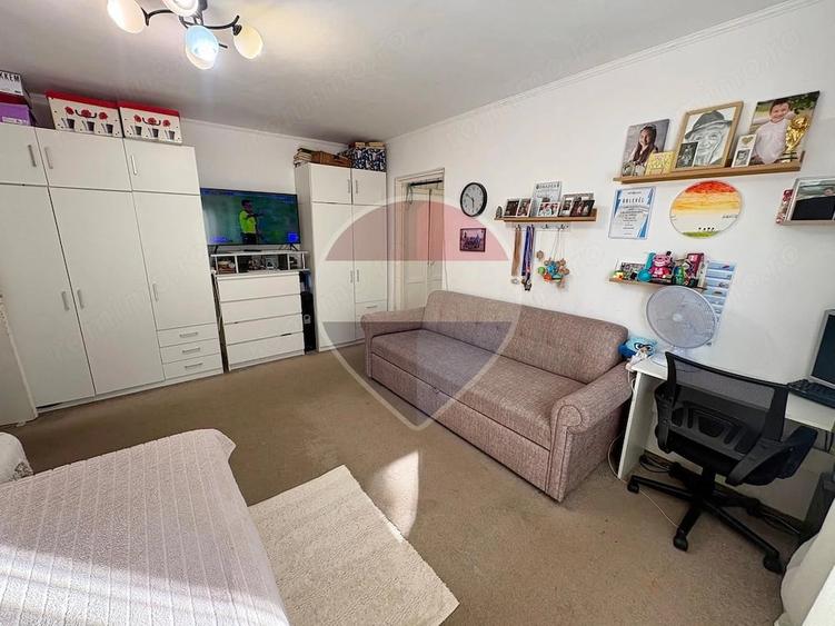 Apartament cu 2 camere semidecomandat în Rogerius