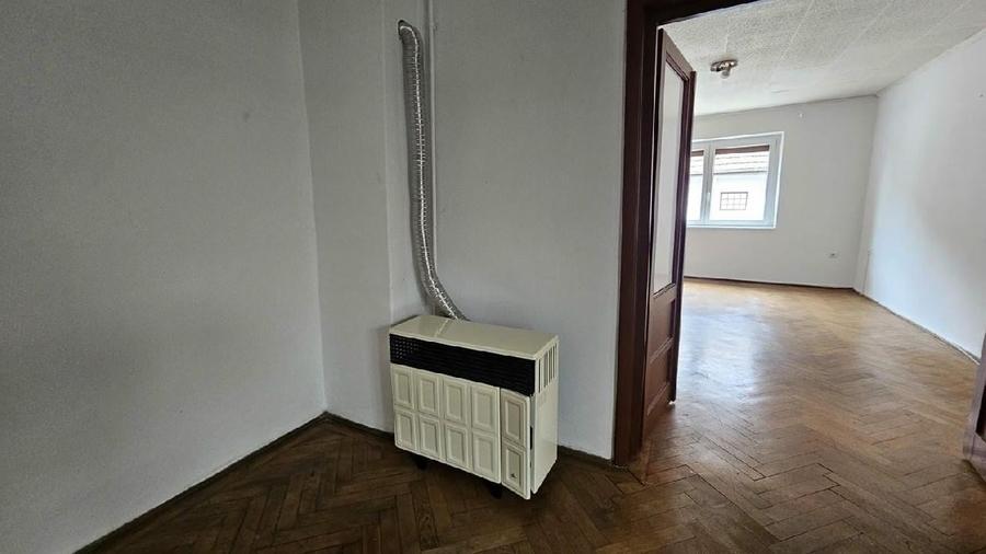 Casă individuală cu 3 camere cu Teren 130 Mp în Central