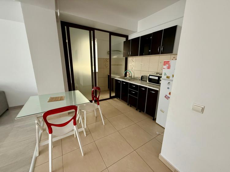 Apartament cu 3 camere decomandat, mobilat în Mamaia