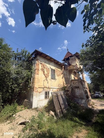Casă cu 4 camere în Leșile