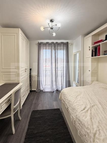 Apartament cu 3 camere semidecomandat, mobilat în Semicentral