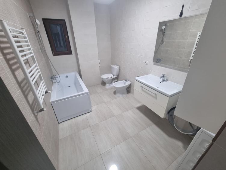 Apartament cu 2 camere semidecomandat în Cug