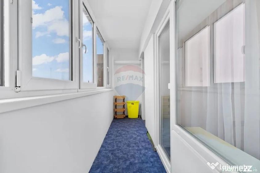 Apartament cu 3 camere semidecomandat în Polivalentă