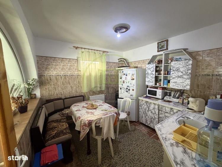 Casă cu 4 camere cu Teren 372 Mp în Bariera Vâlcii