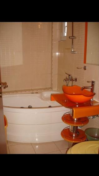 Inchiriez apartament 2 camere ultracentral - 2