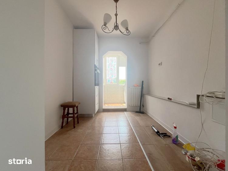 Apartament cu 3 camere decomandat, mobilat în Lipovei