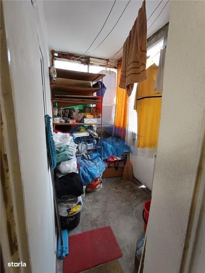 Apartament cu 3 camere semidecomandat în Drumul Taberei