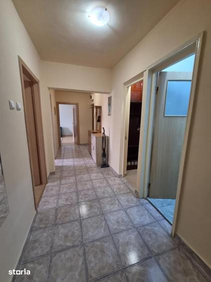 Apartament cu 3 camere decomandat în Dristor