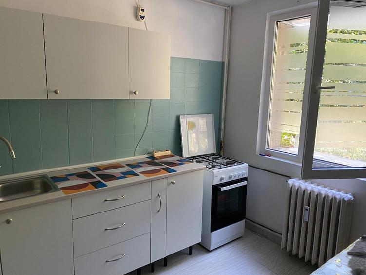 Apartament cu 2 camere decomandat în Drumul Taberei